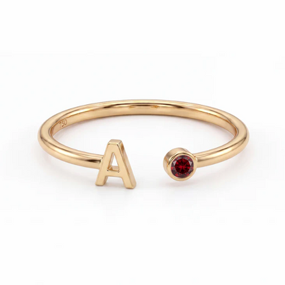 Verstellbarer Ring mit Initiale & Geburtsstein